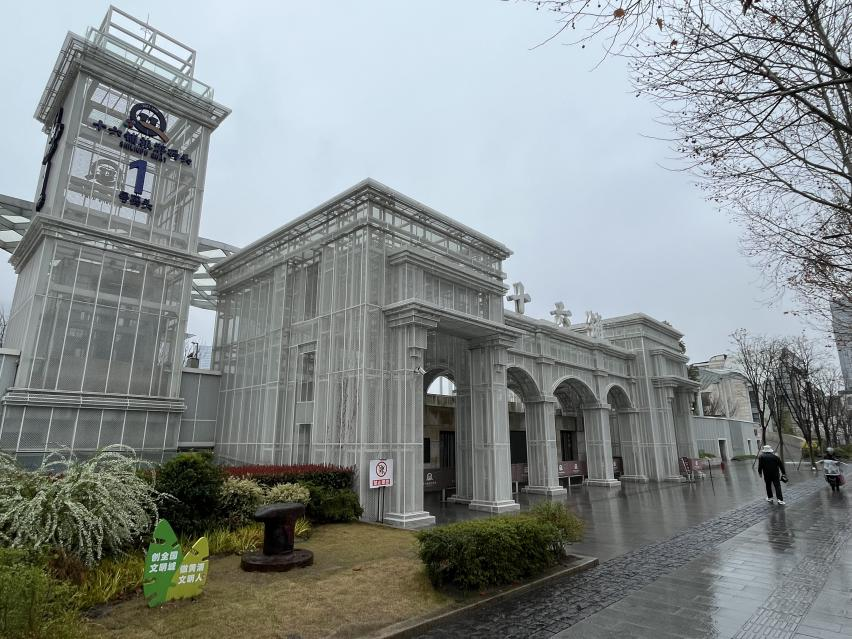 Take the Huangpu skyline loop from Shiliupu