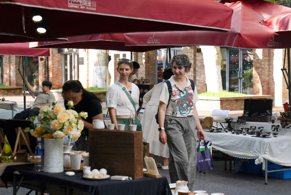 Meet young potters after dark