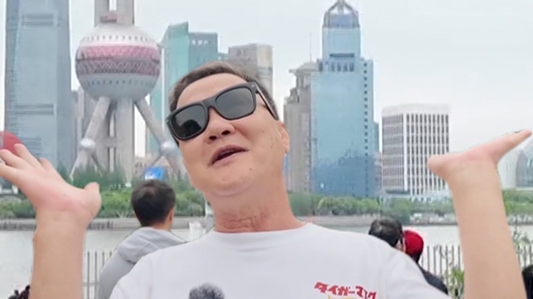 North Bund elevator reveal